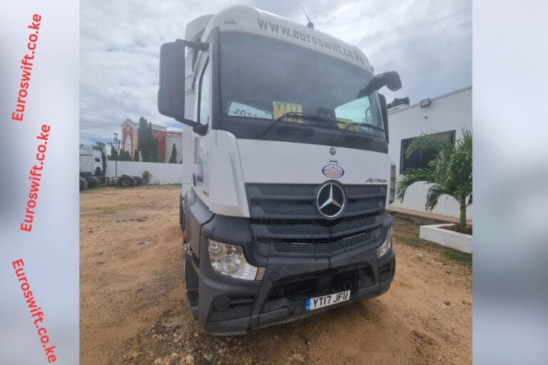Mercedes-Benz- YT17 JFU
