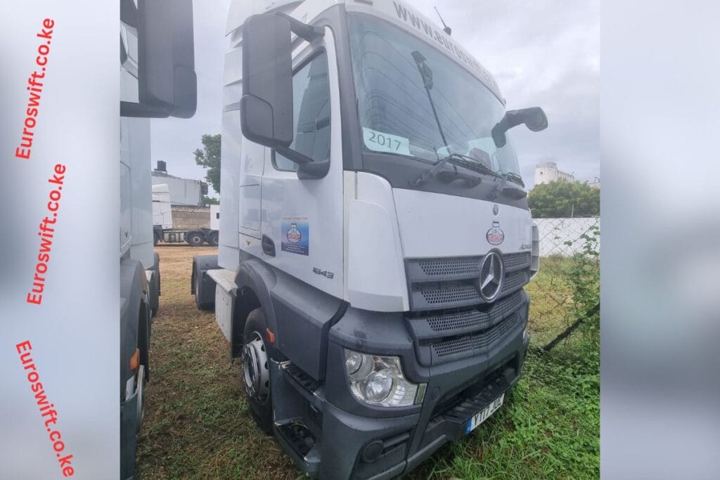 Mercedes- Benz- YT17 JUE