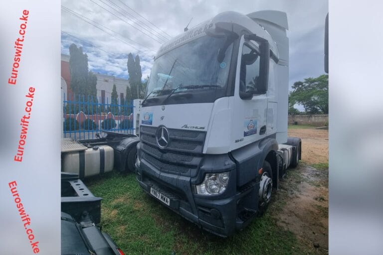 Mercedes-Benz- YN67 MWA