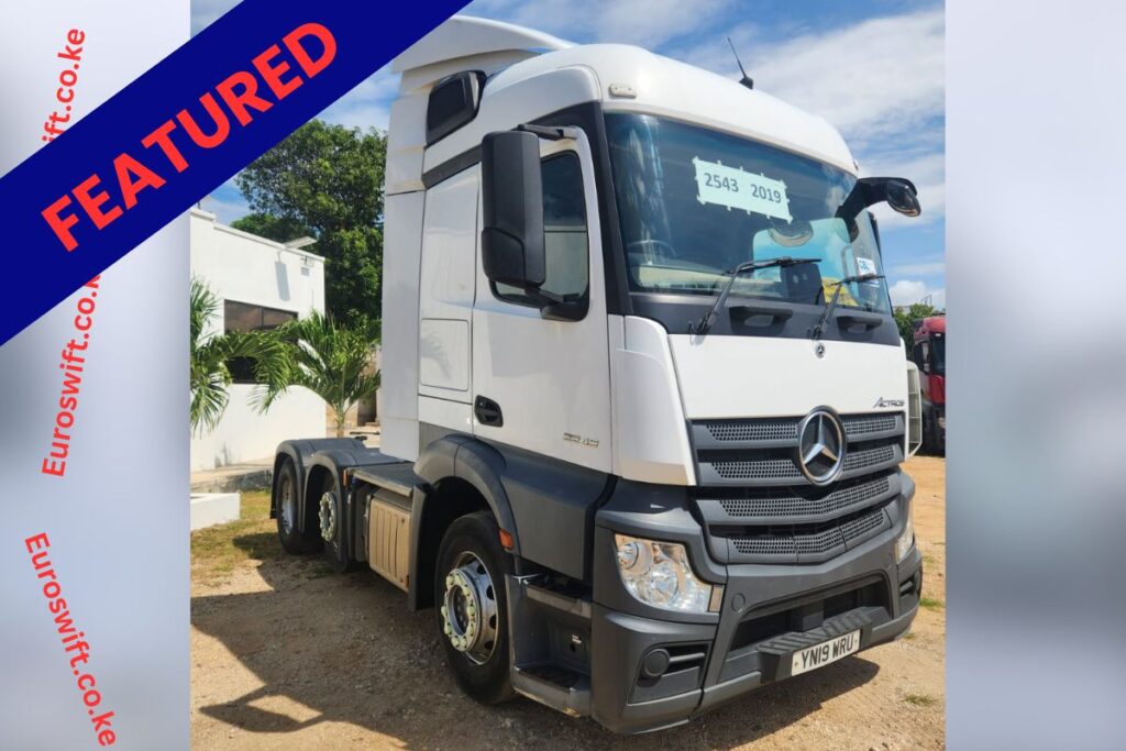 2019-mercedes-actros-2543-yn19-wru-left-side-view