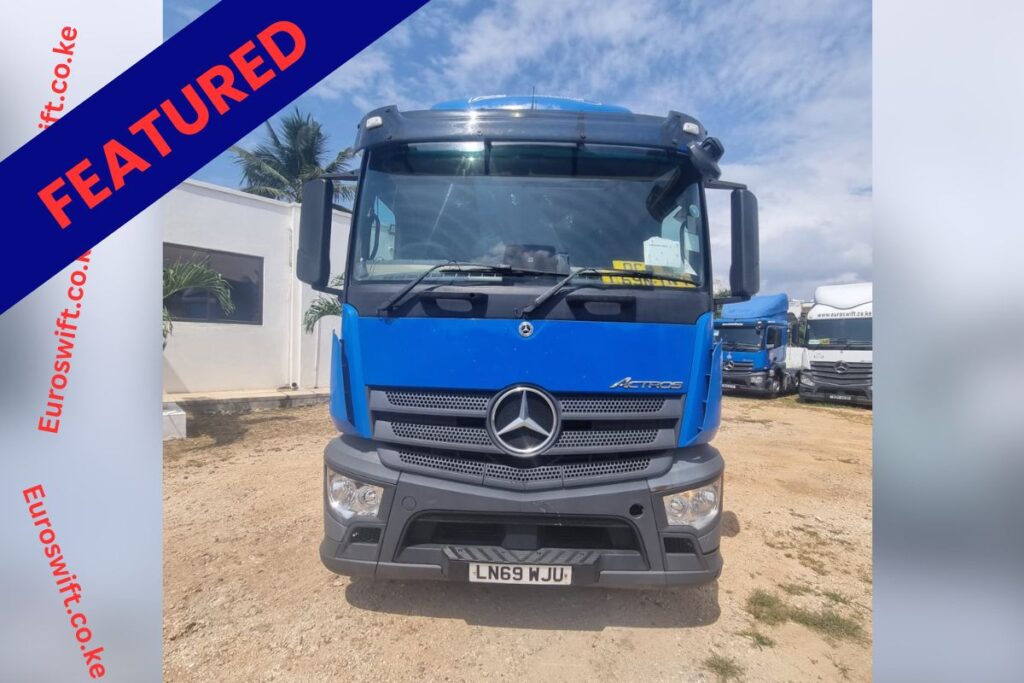 2019 Mercedes-Benz Actros 2546 LN69 WJU front view with registration plate